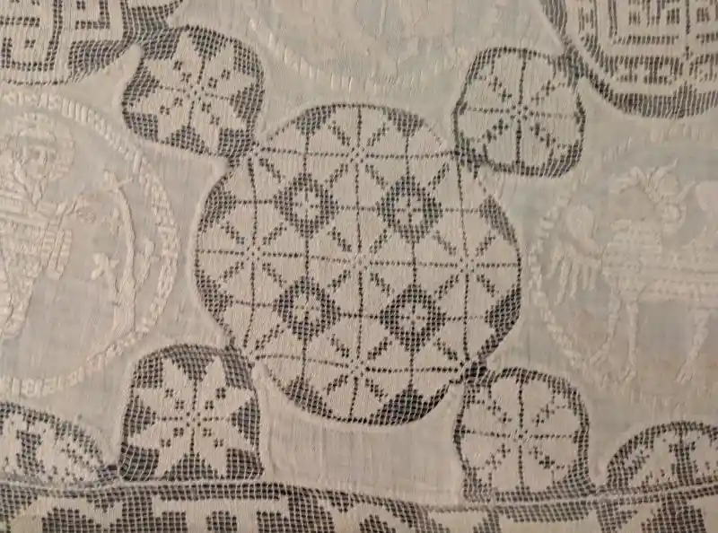 Circles forming a cross on the altar cloth from the Cistercian convent of Zehdenick, located in St. Nicholas Church